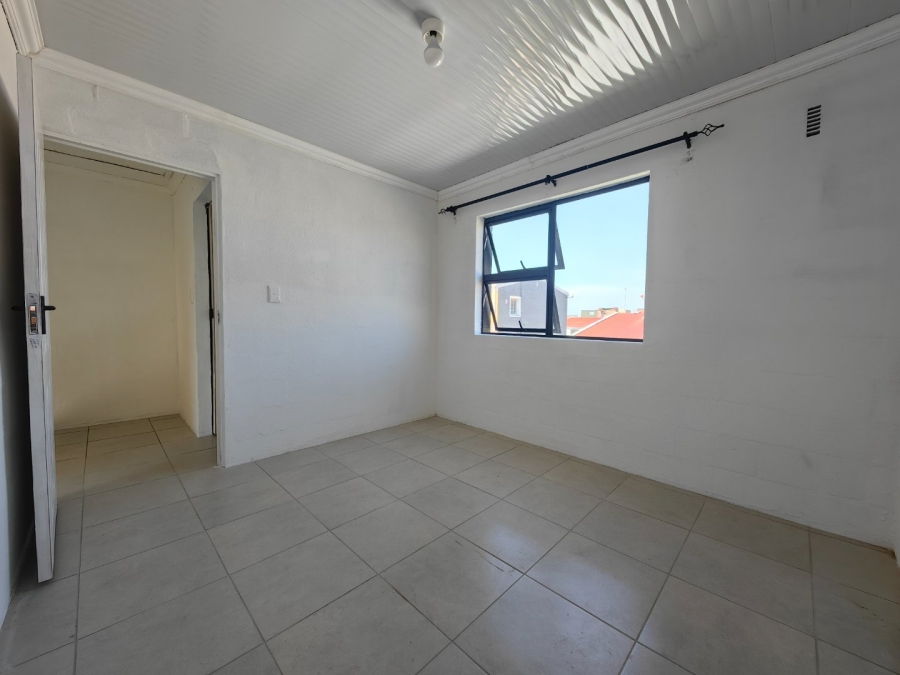 2 Bedroom Property for Sale in Eastridge Western Cape